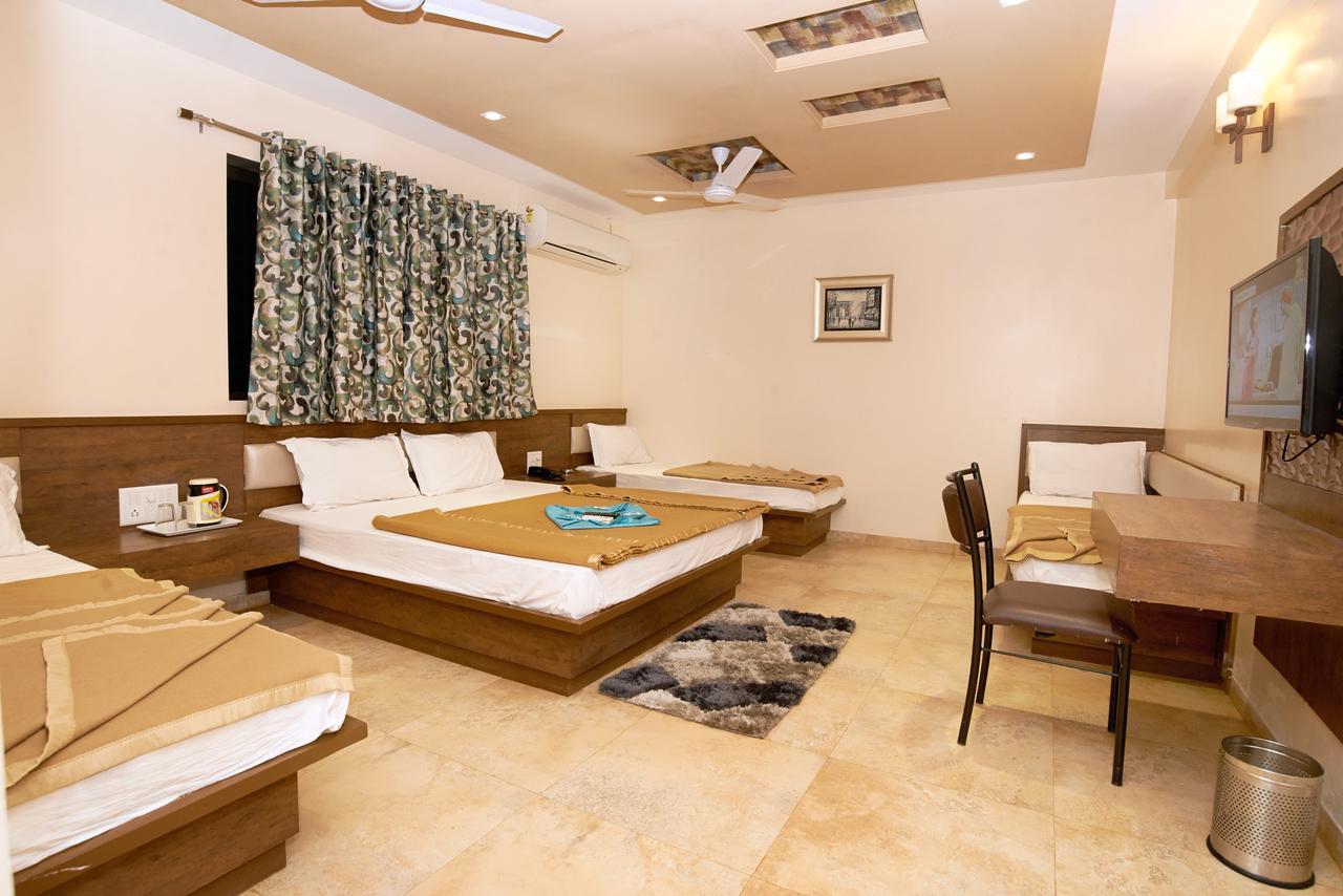 Hotel Sai Suraj Park Širdi Exteriér fotografie