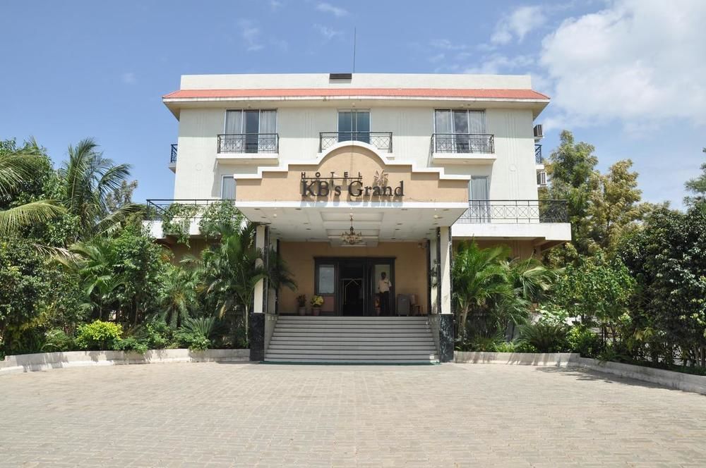 Hotel Sai Suraj Park Širdi Exteriér fotografie